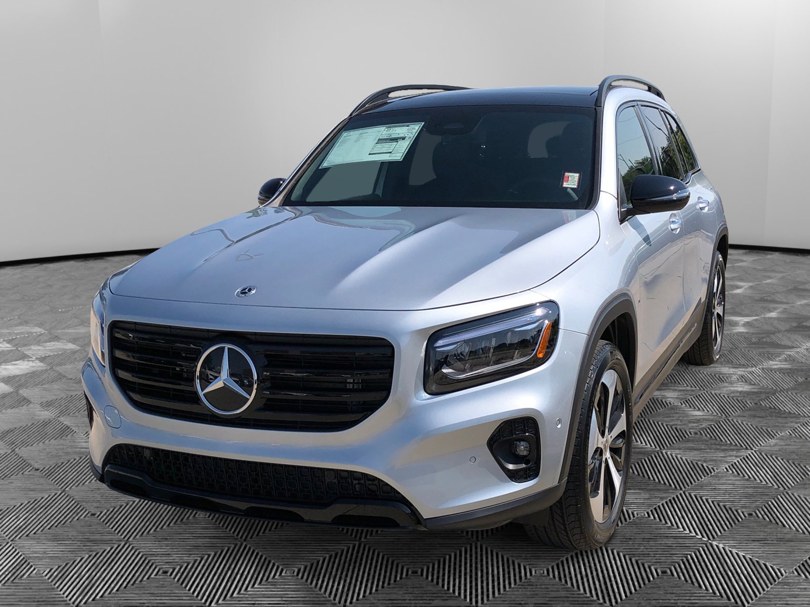2025 Mercedes Benz GLB 250 4MATIC photo 6