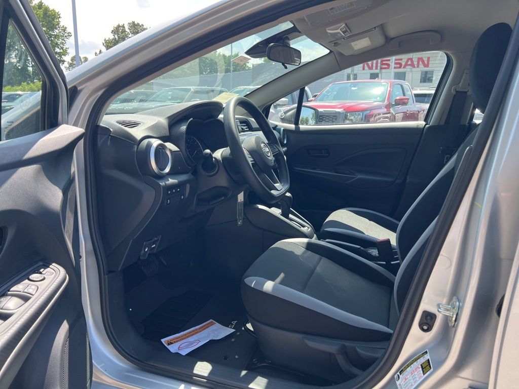 2025 Nissan Versa S photo 11