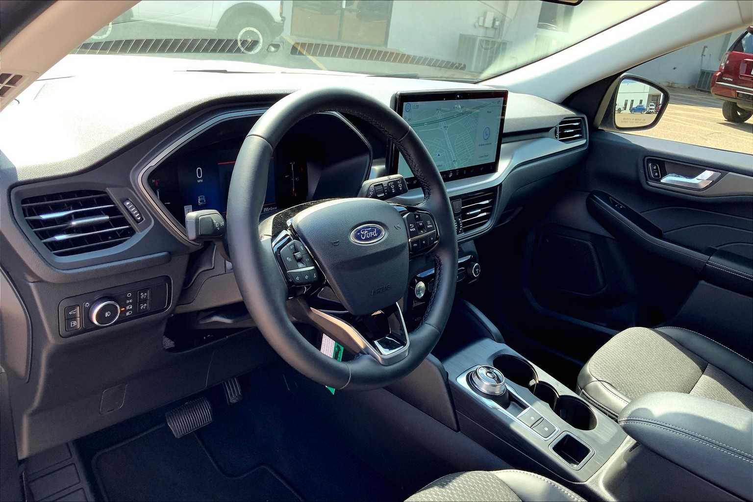 2025 Ford Escape Plug-In Hybrid photo 8