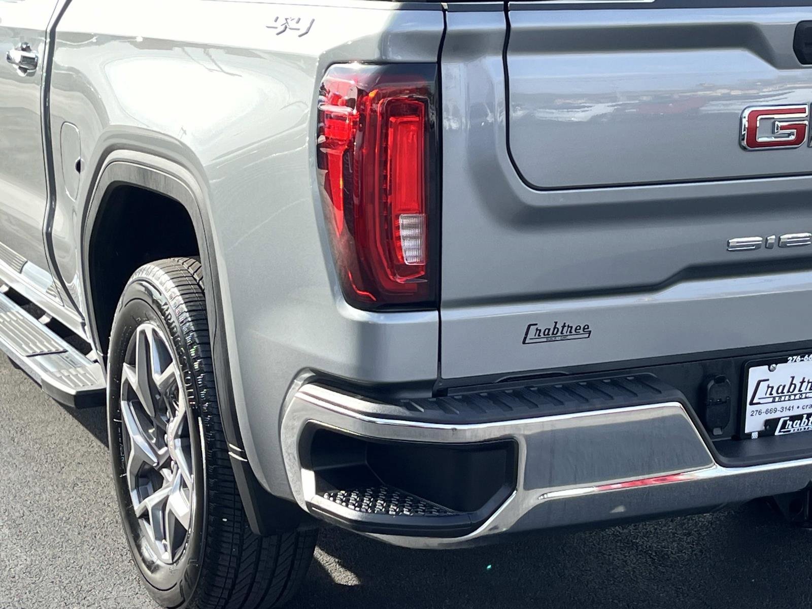 2025 Gmc Sierra 1500 SLT photo 4