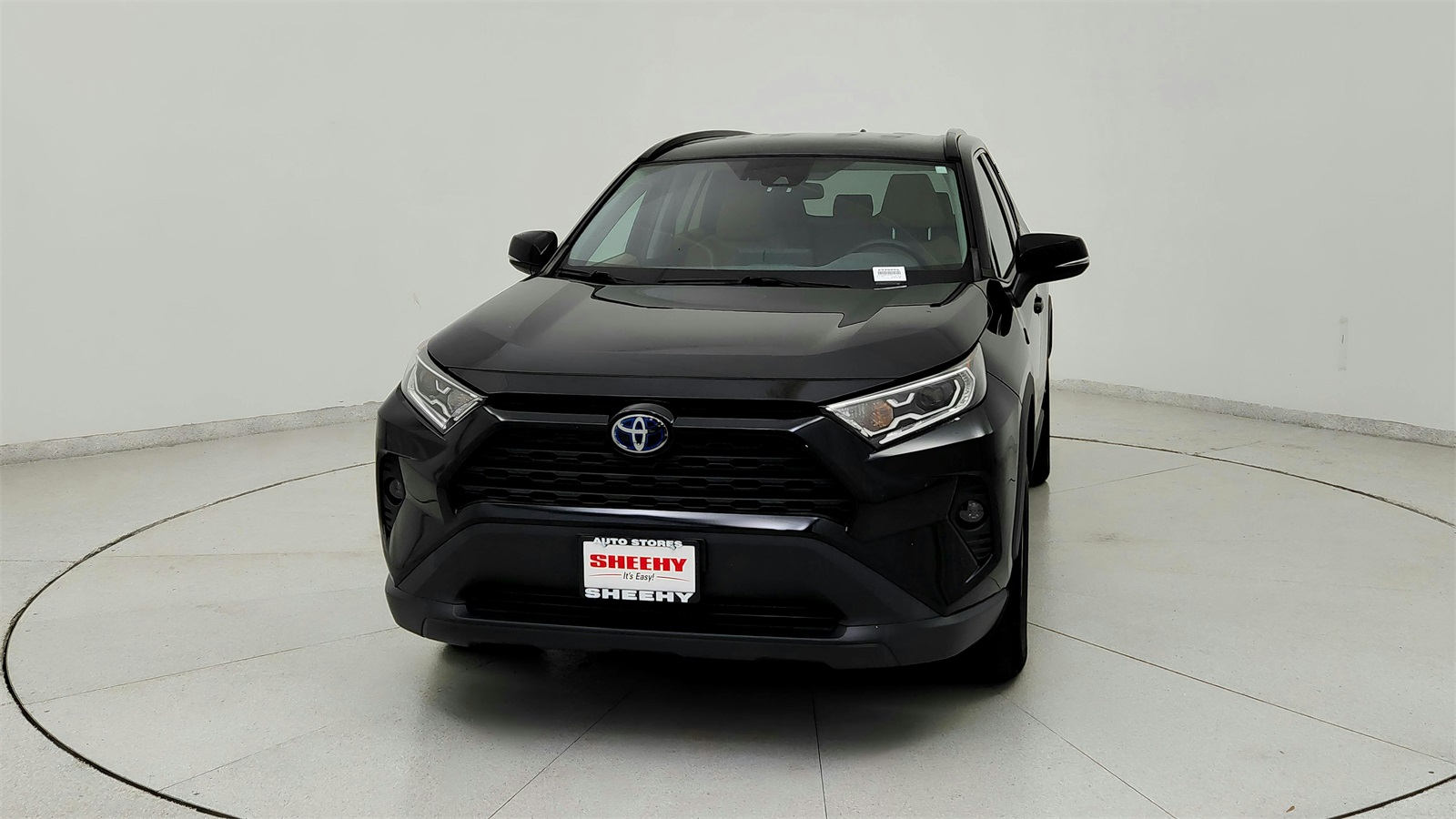 2020 Toyota RAV4 Hybrid XLE photo 2