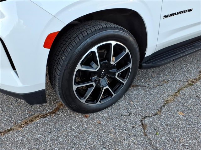 2023 Chevrolet Suburban RST photo 4