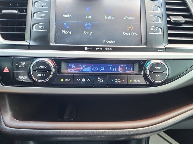 2019 Toyota Highlander LE Plus photo 22