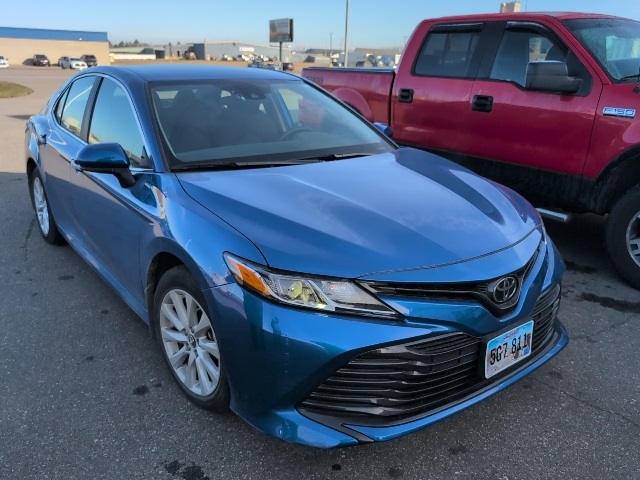 2019 Toyota Camry LE's photo