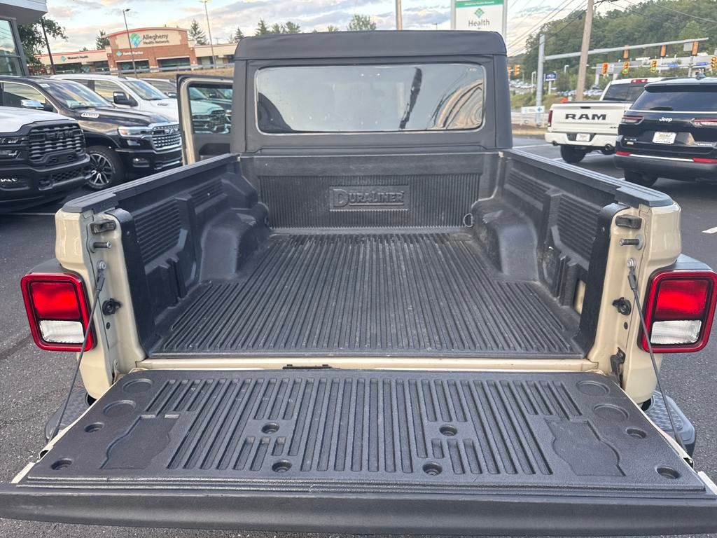 2022 Jeep Gladiator Sport photo 17