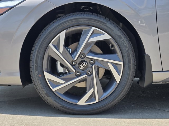 2025 Hyundai Elantra Hybrid Limited photo 6