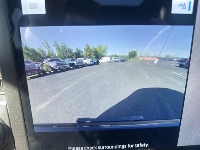 2022 Ford F-150 Platinum photo 17