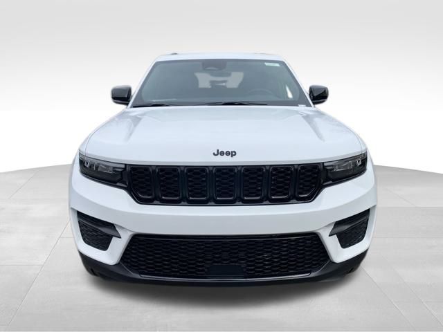 2025 Jeep Grand Cherokee Altitude X photo 2