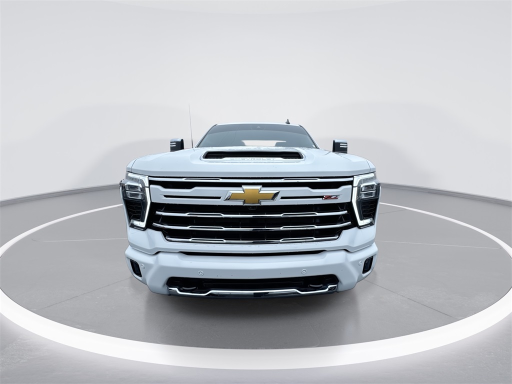 2025 Chevrolet Silverado 2500HD LT photo 3