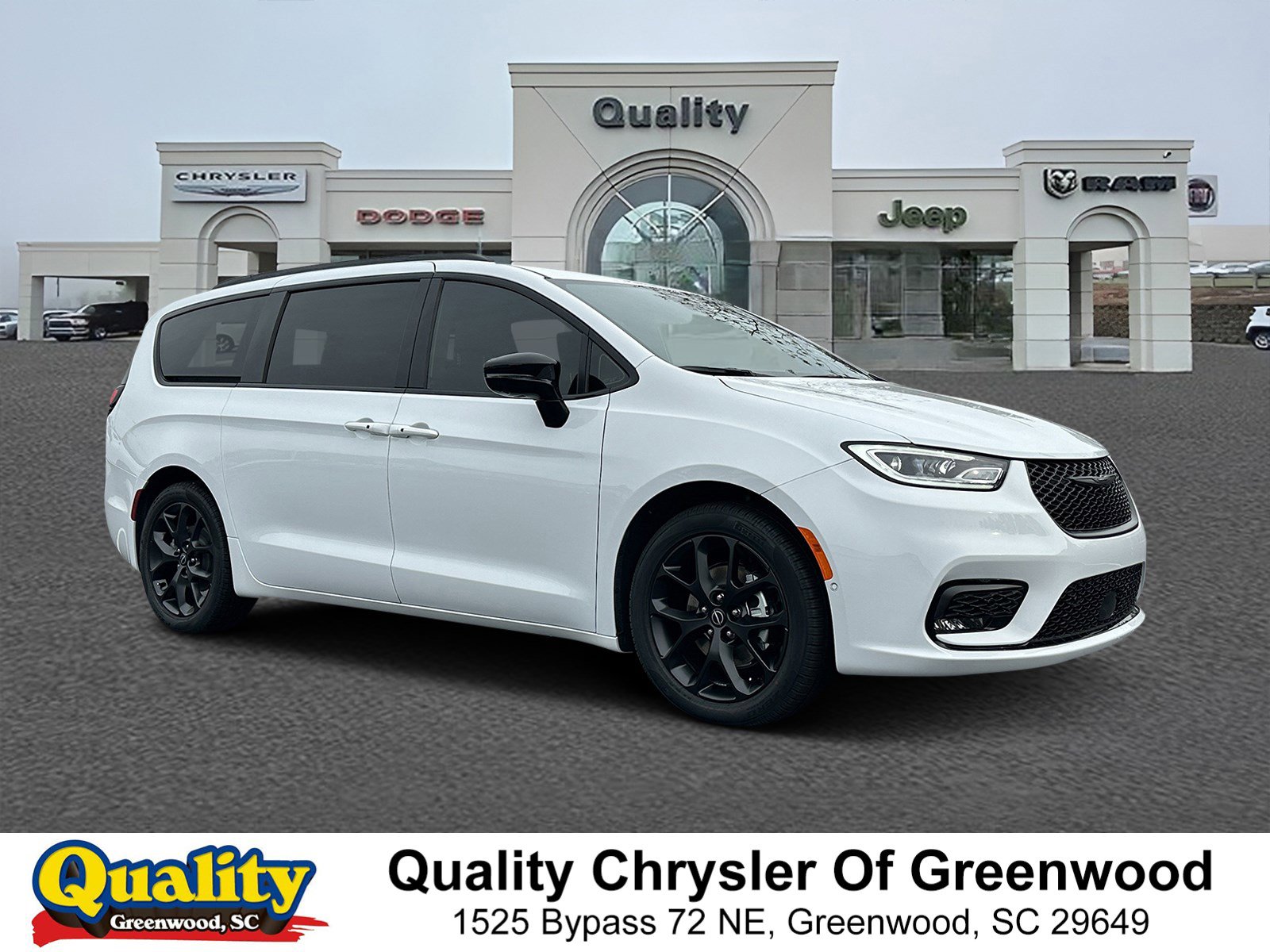 2026 Chrysler Pacifica Limited's photo