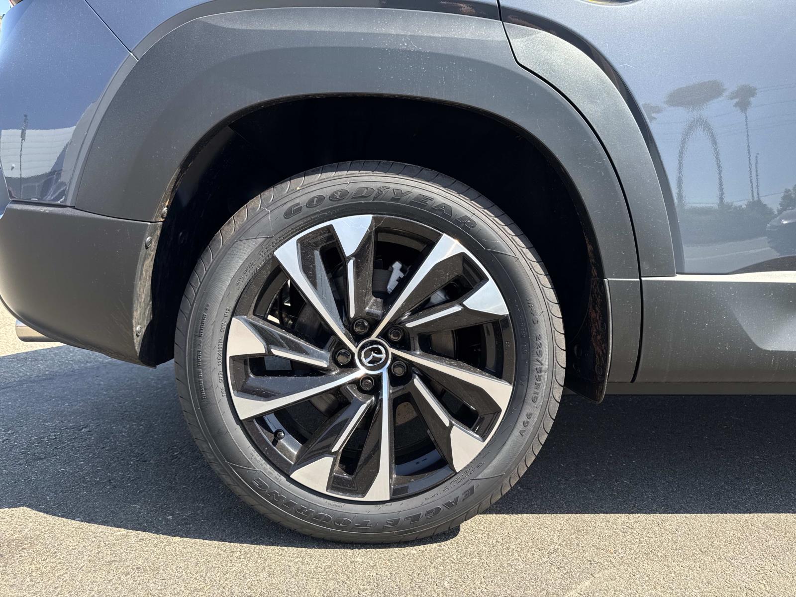 2025 Mazda CX-50 Premium Plus photo 2