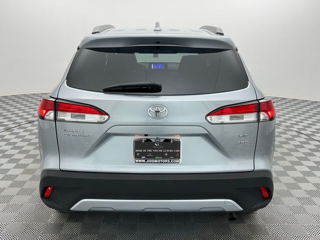2024 Toyota Corolla Cross LE photo 2