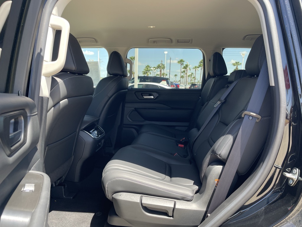 2025 Nissan Armada SV photo 17
