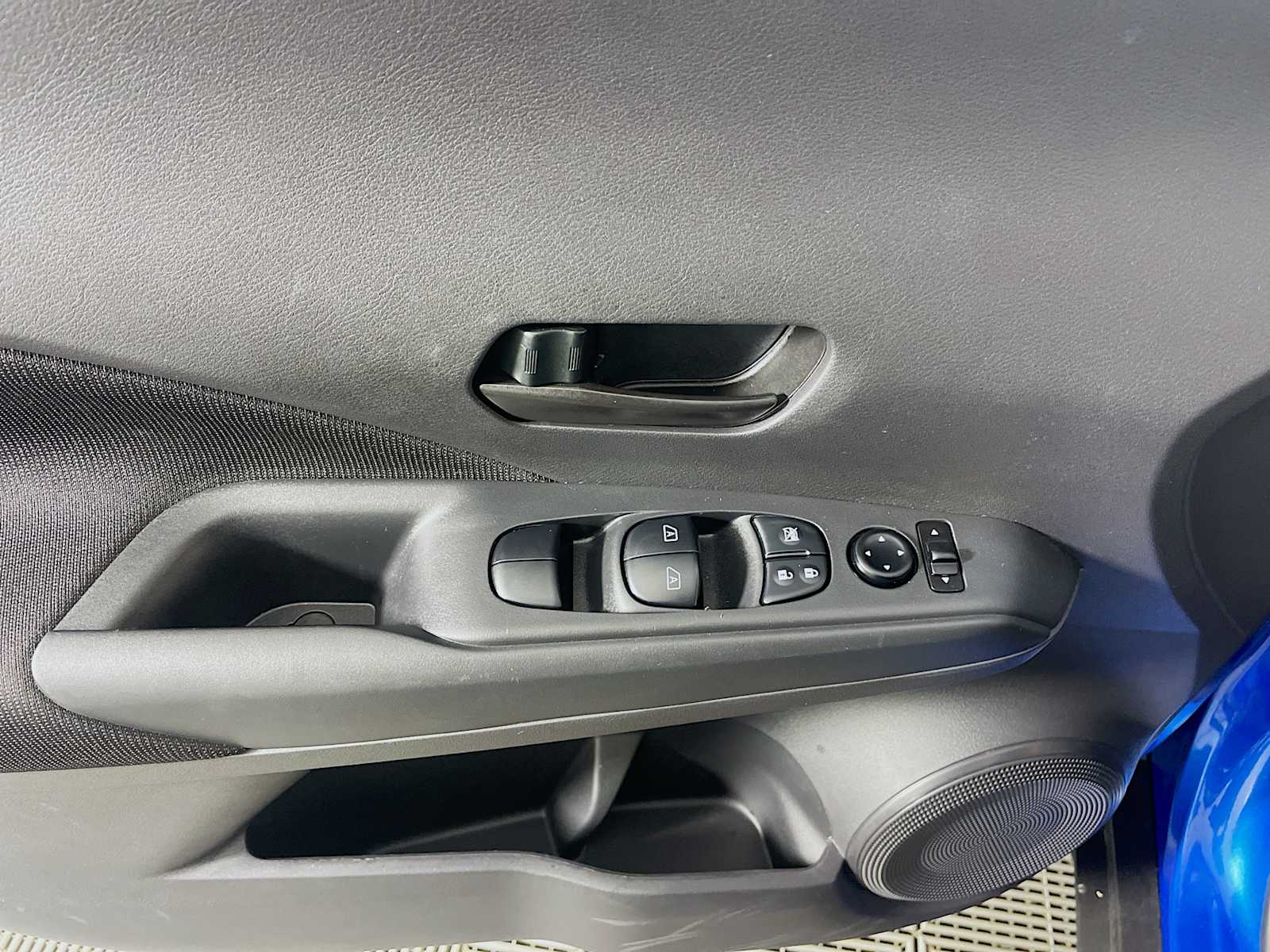 2024 Nissan Kicks S photo 13