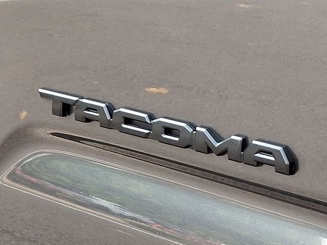 2023 Toyota Tacoma TRD Off-Road V6 photo 27