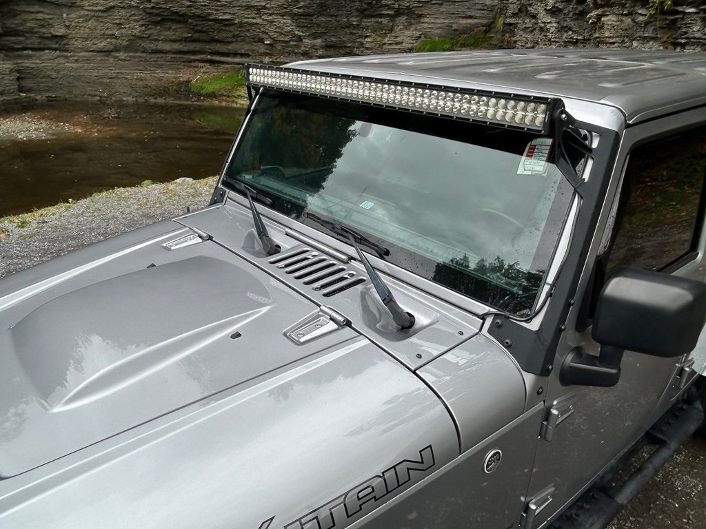 2017 Jeep Wrangler Unlimited Sahara photo 12