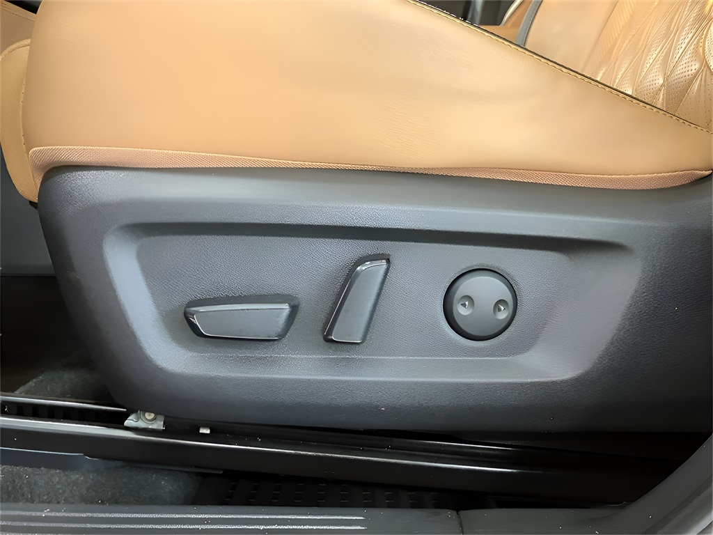 2021 Nissan Rogue Platinum photo 24
