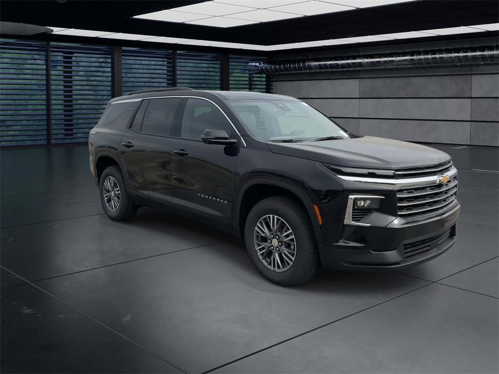 2025 Chevrolet Traverse photo 2