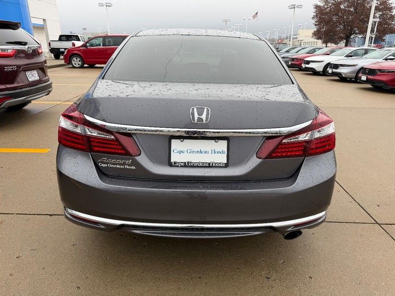 2017 Honda Accord LX photo 3