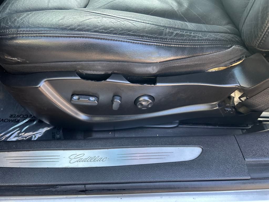 2008 Cadillac DTS Base photo 9