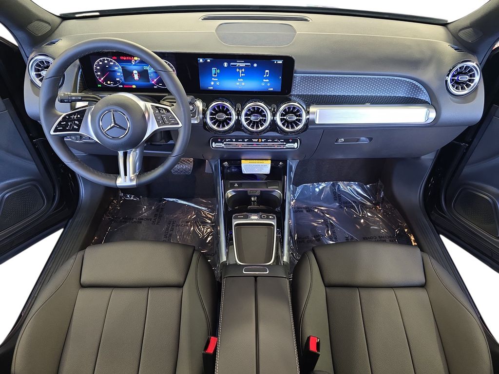 2025 Mercedes Benz GLB 250 photo 9