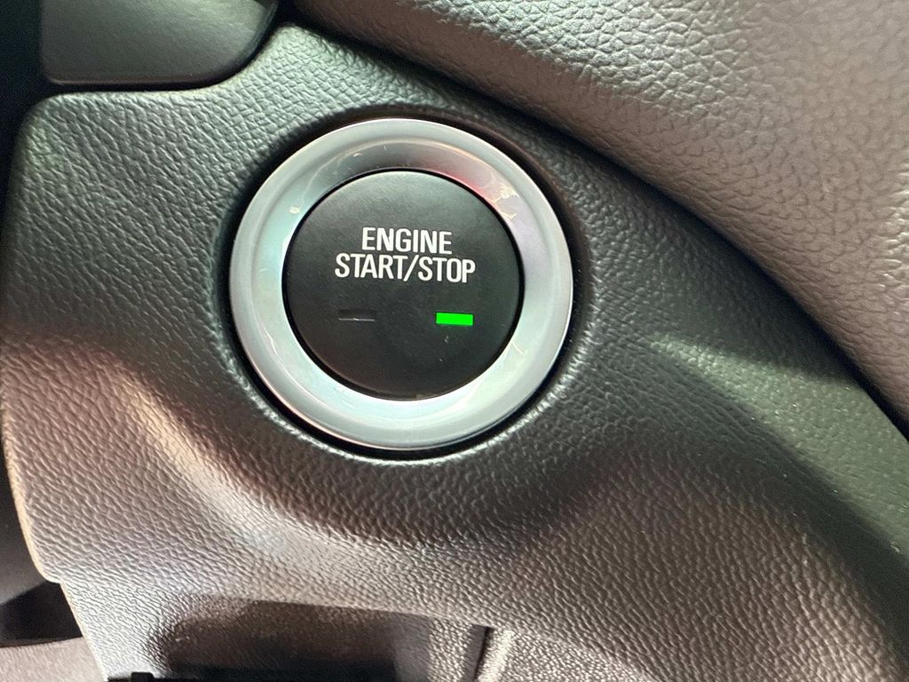2021 Chevrolet Equinox LT photo 26