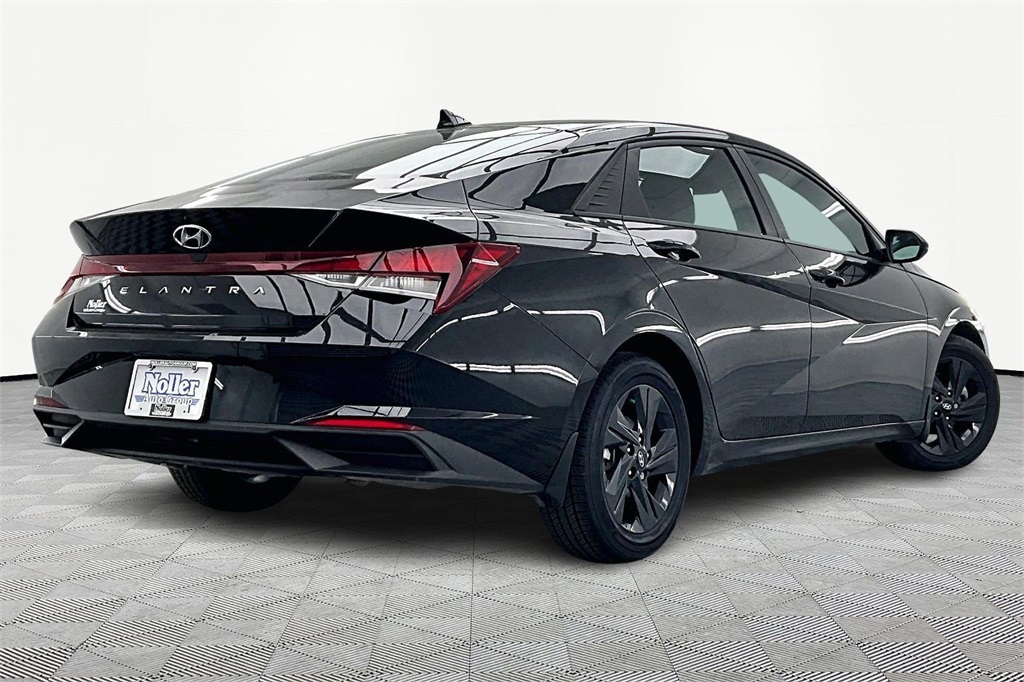 Used 2023 Hyundai Elantra SEL with VIN 5NPLM4AG0PH088873 for sale in Kansas City