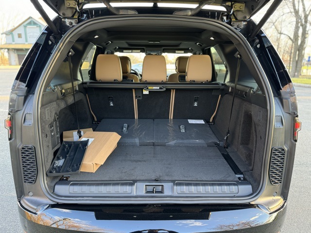 2024 Land Rover Discovery SE photo 10