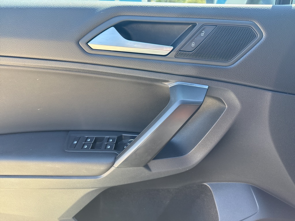 2021 Volkswagen Tiguan SE R-Line Black photo 4