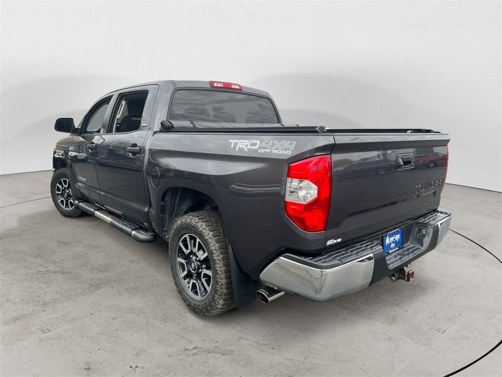 2017 Toyota Tundra SR5 photo 4
