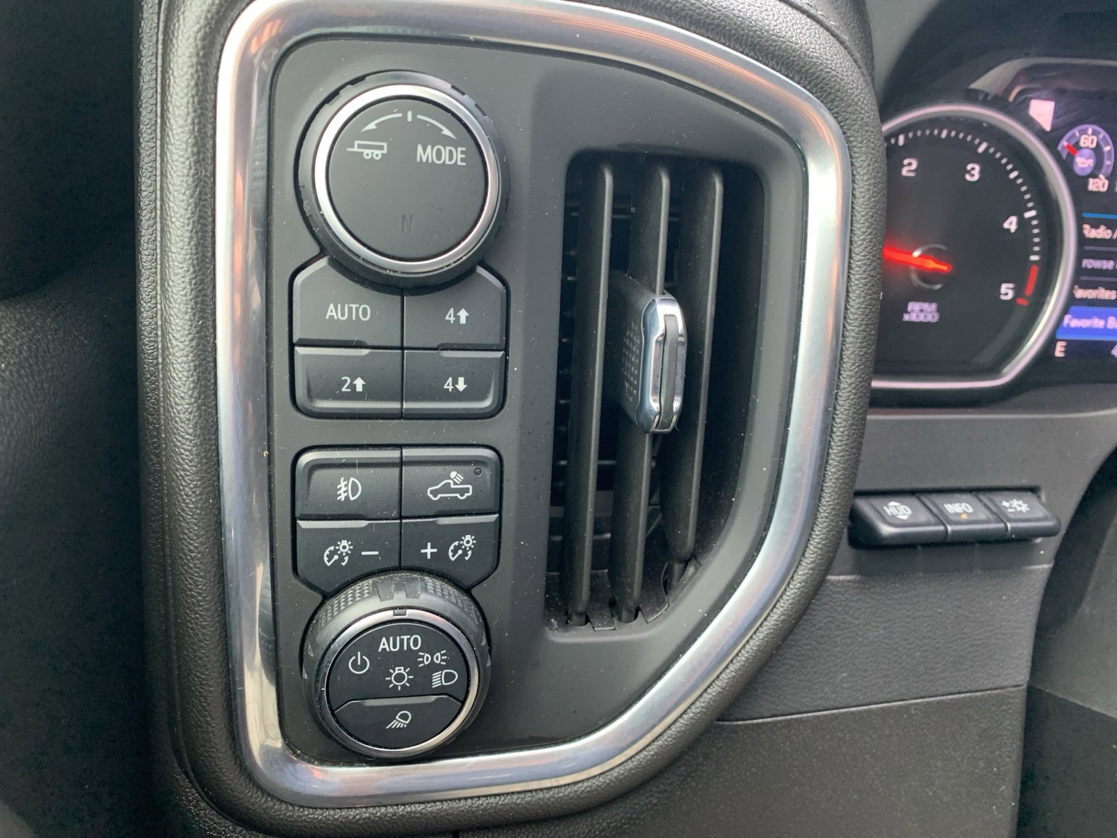 2023 Chevrolet Silverado 2500HD High Country photo 33