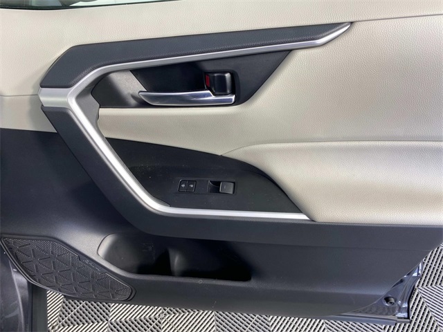 2024 Toyota RAV4 XLE Premium photo 23