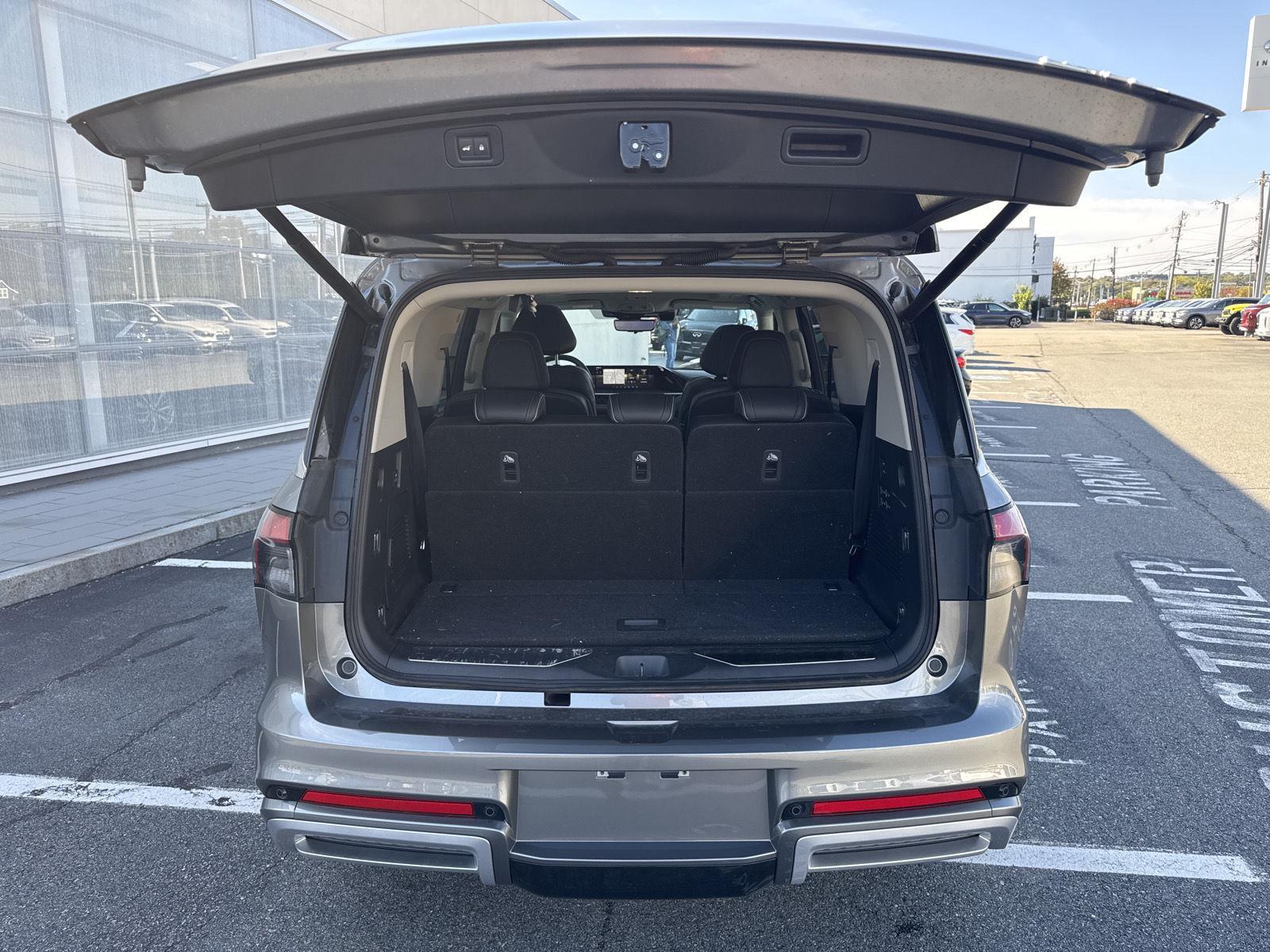 2025 Infiniti QX80 Sensory photo 10