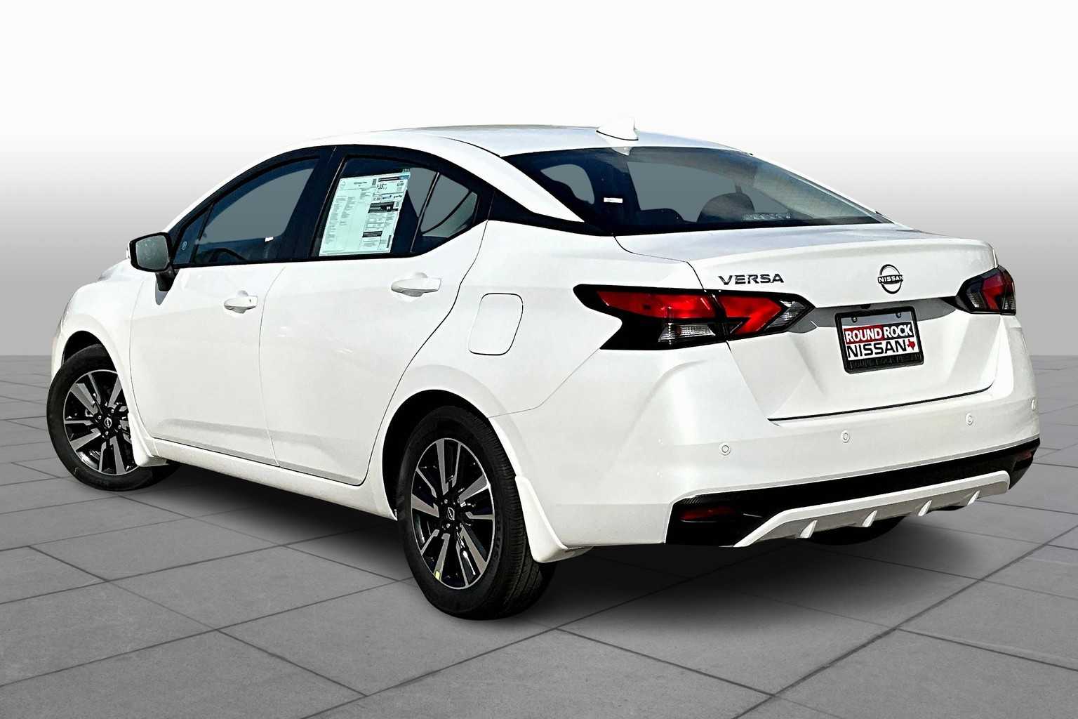 2025 Nissan Versa SV photo 7