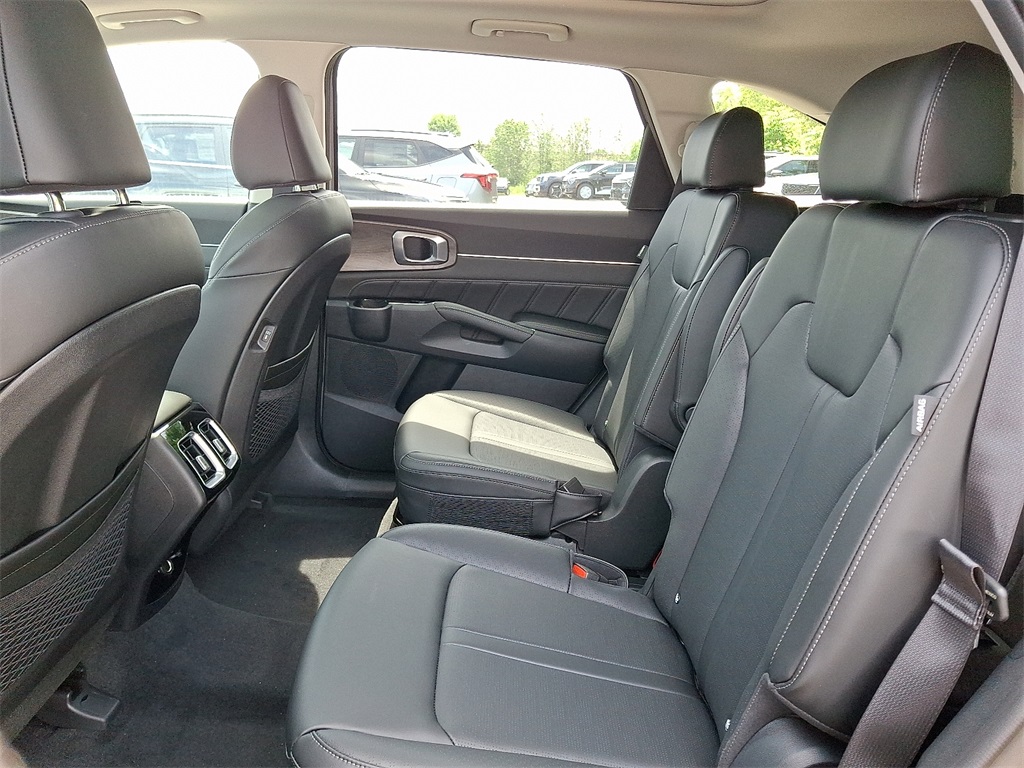 2025 Kia Sorento X-Line SX photo 6