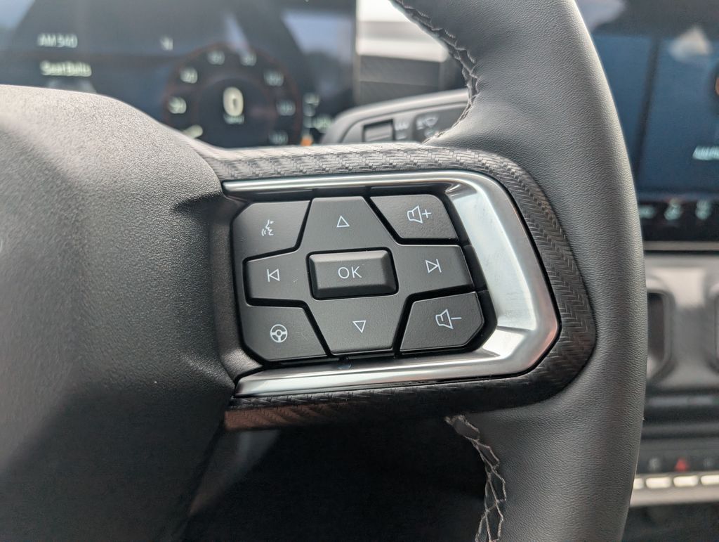2025 Ford Mustang EcoBoost photo 9