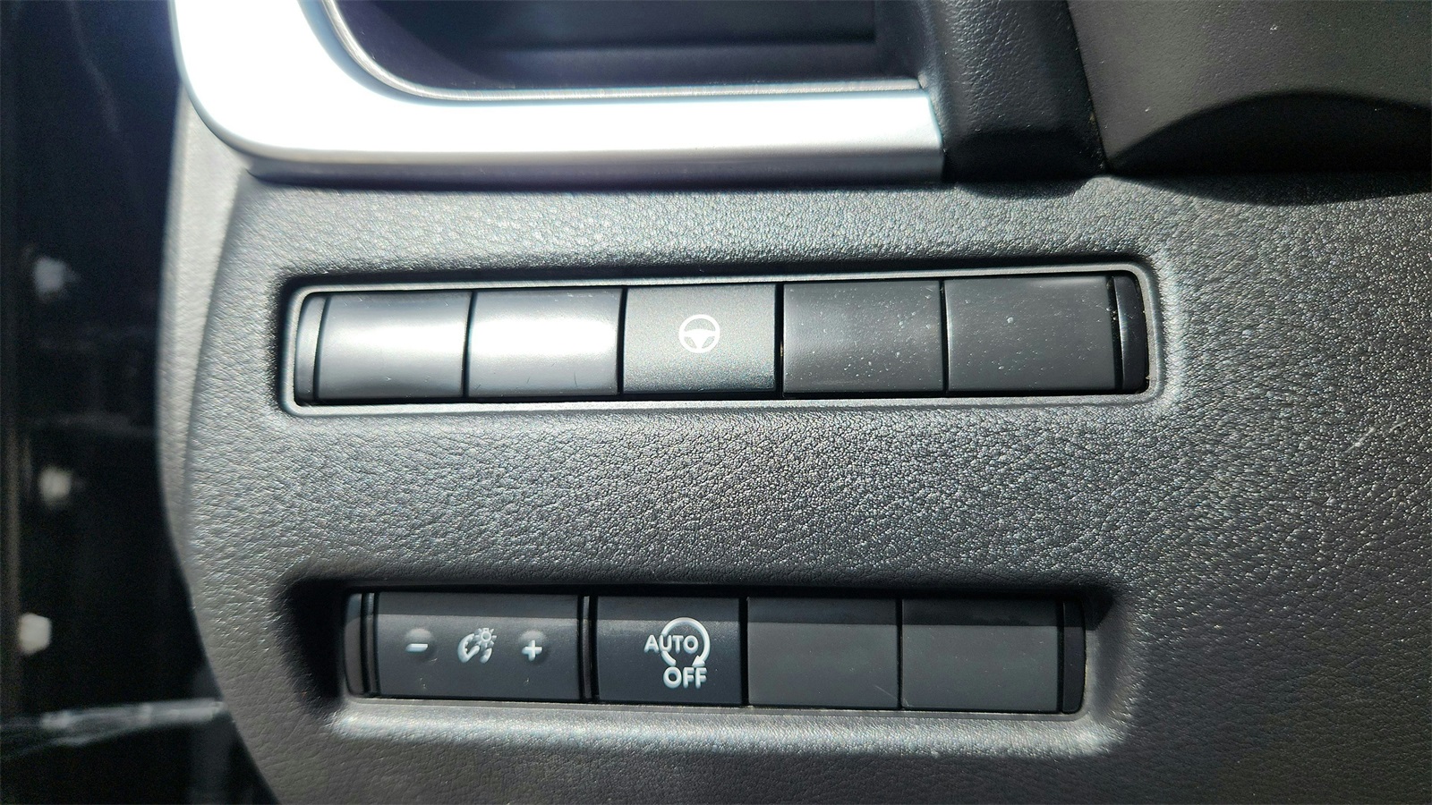 2023 Nissan Rogue SV photo 25