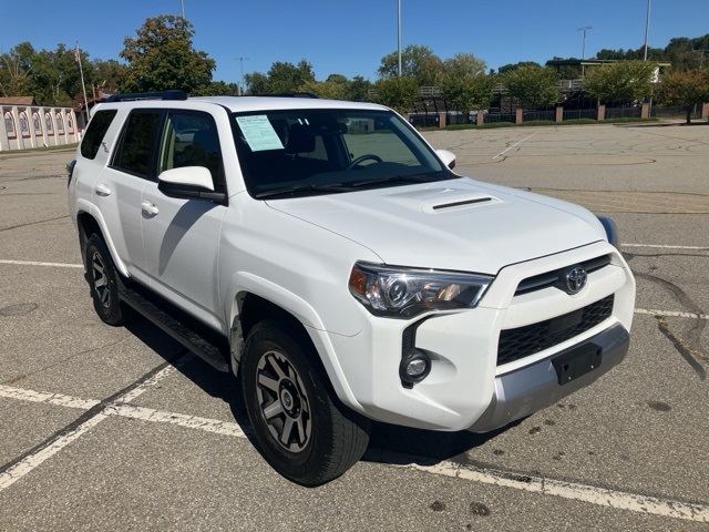 2024 Toyota 4Runner TRD Off-Road photo 3