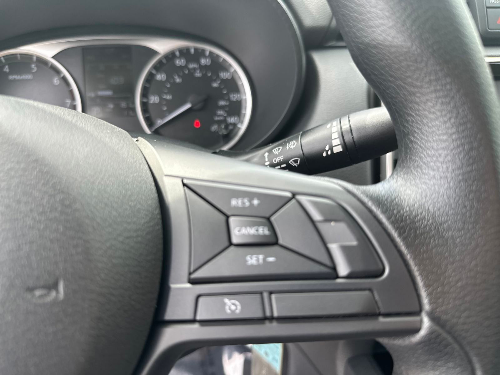 2025 Nissan Versa 1.6 S photo 13