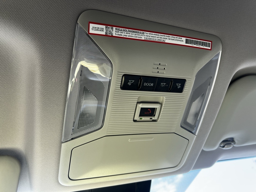 2025 Toyota RAV4 Hybrid LE photo 18