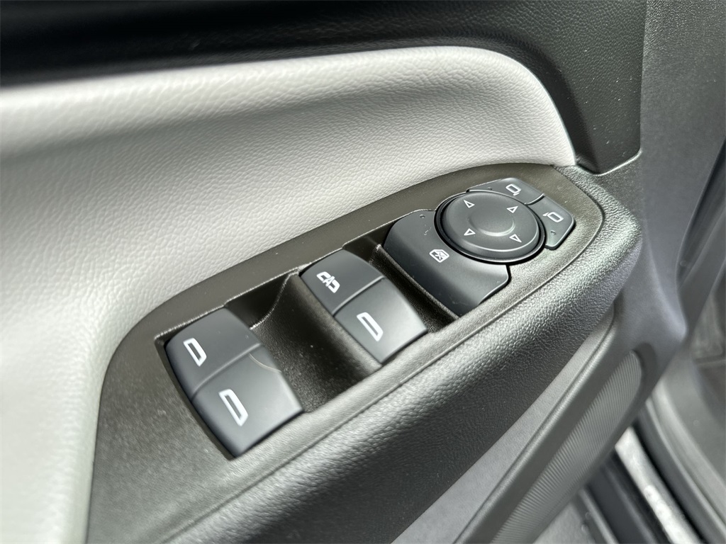 2024 Chevrolet Equinox LS photo 18