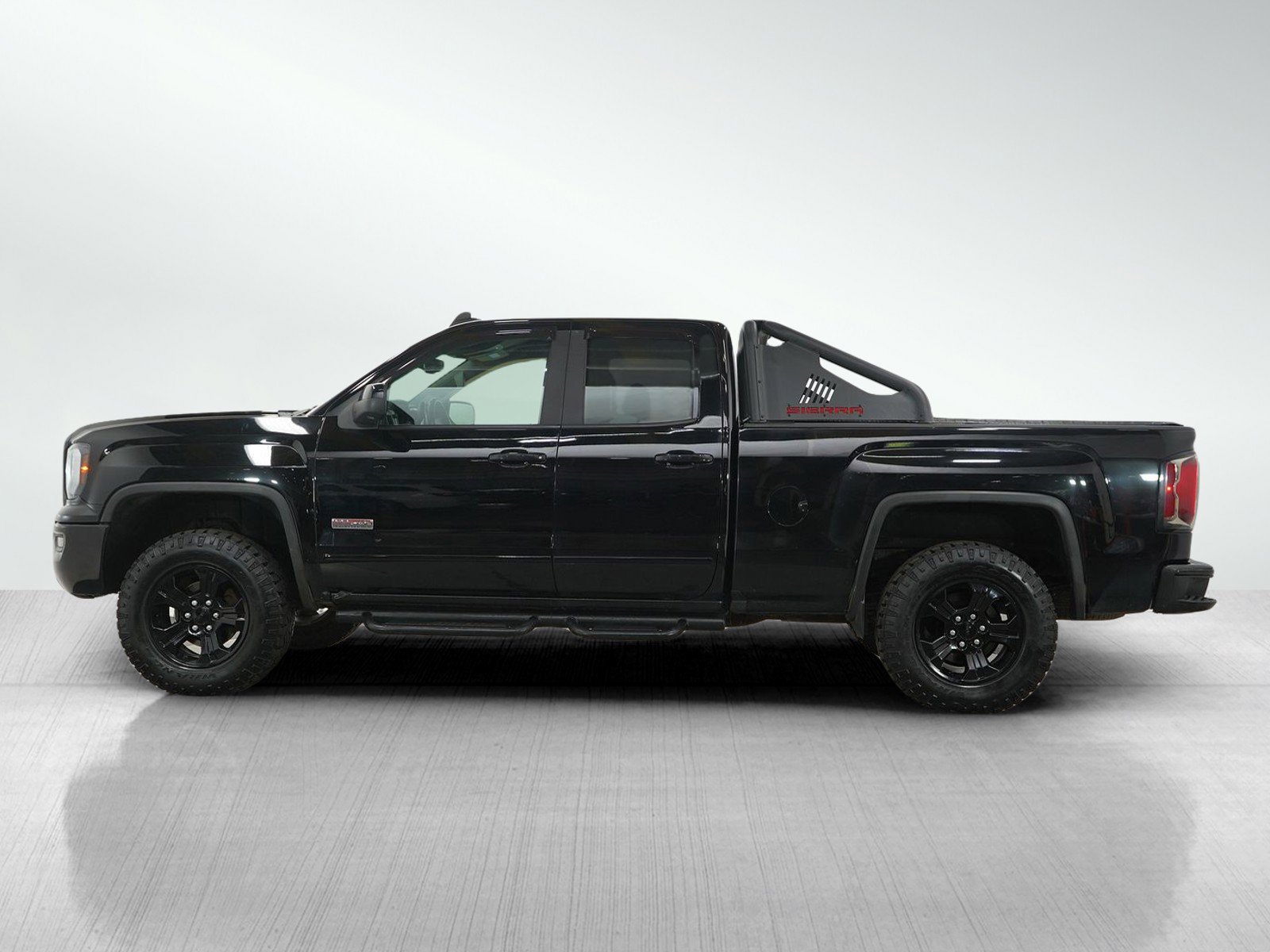 Used 2018 GMC Sierra 1500 SLT with VIN 1GTV2NEC0JZ192453 for sale in Wayzata, Minnesota