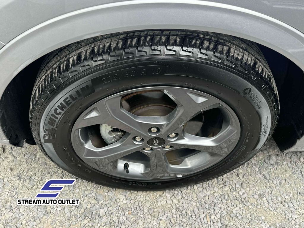 2024 Ford Escape ST-Line photo 7