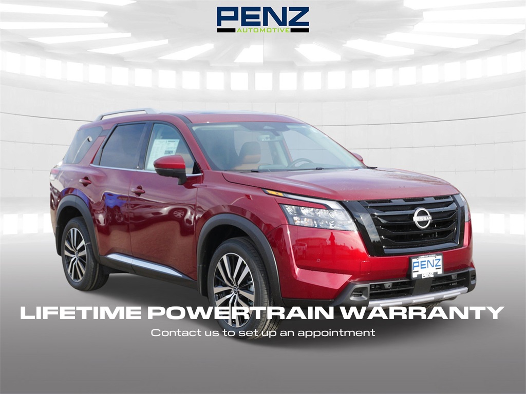 2025 Nissan Pathfinder Platinum's photo