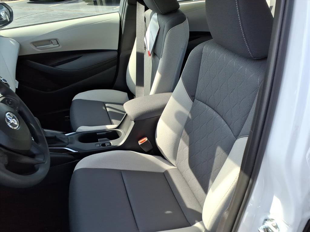 2026 Toyota Corolla LE photo 14