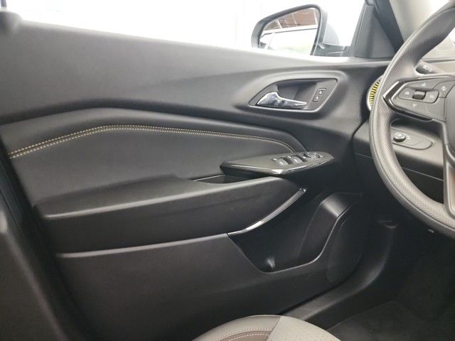 2024 Chevrolet Trax LT photo 13