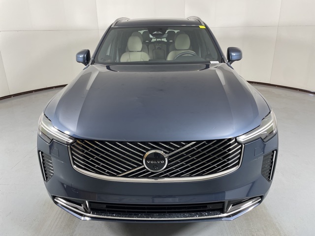 2026 Volvo XC90 AWD Plus photo 3