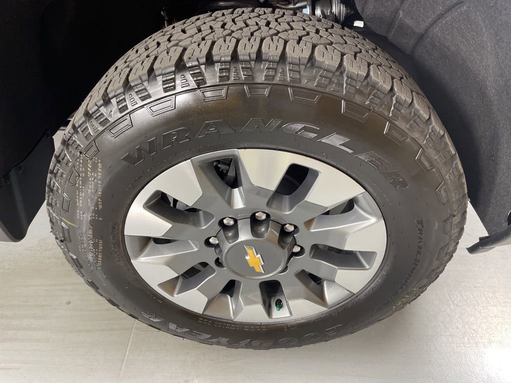 2025 Chevrolet Silverado 2500HD Custom photo 10