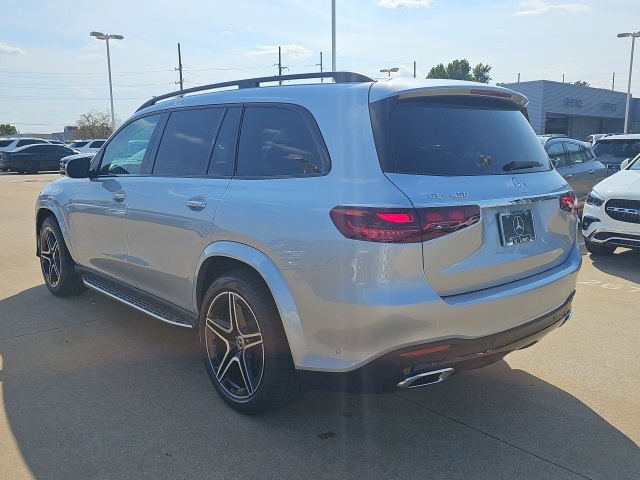 2026 Mercedes Benz GLS 450 4MATIC photo 4