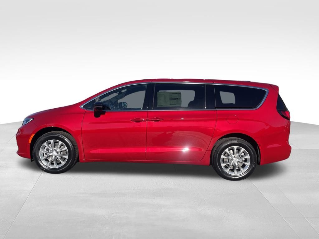 2026 Chrysler Pacifica photo 2